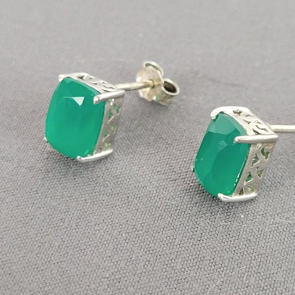 Green Onyx Rhodium Over Silver Heart Necklace, Ring (Sz 7.5), & Earrings - Picture 13 of 16